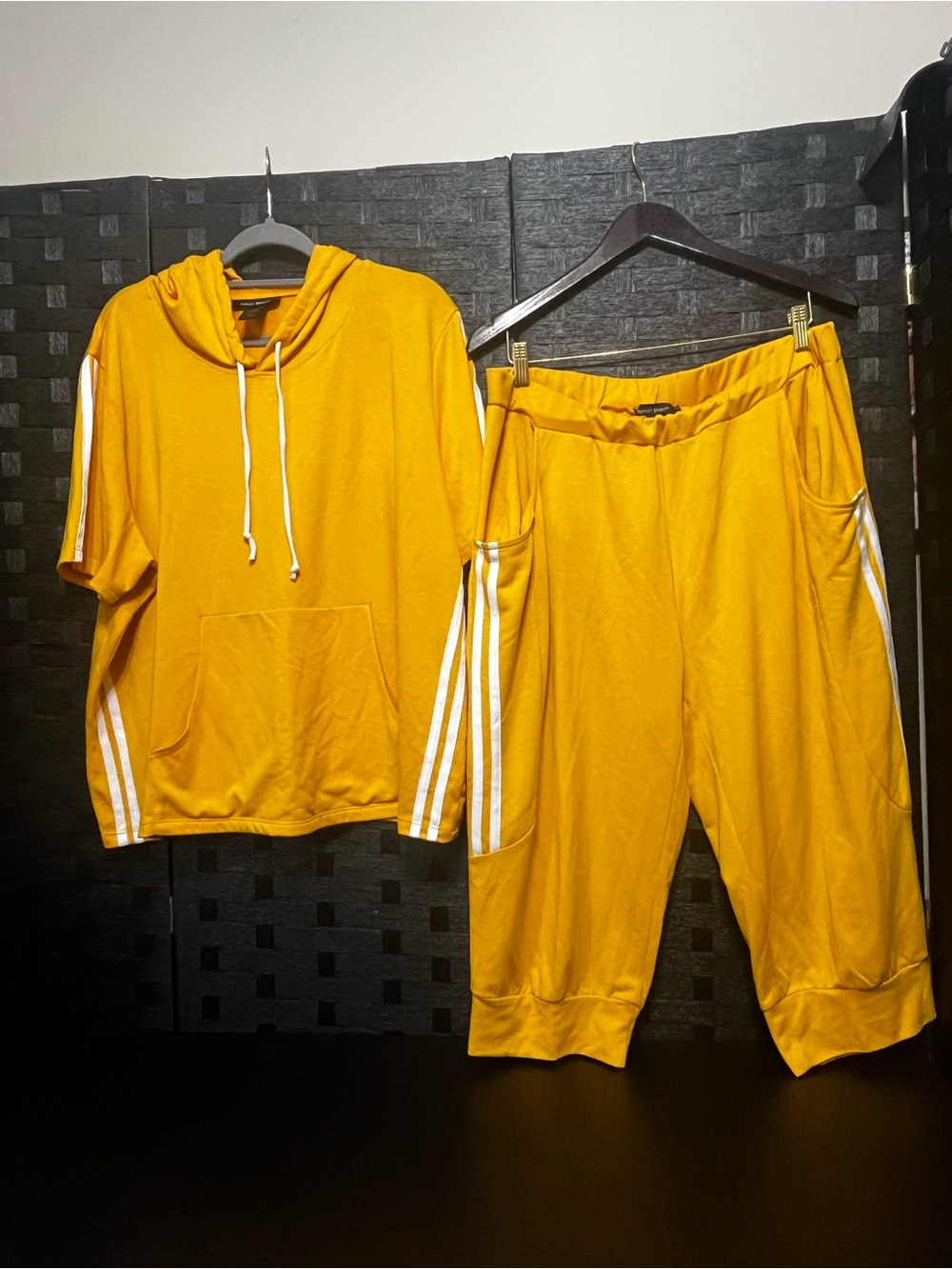 Ashley Sport Yellow Cropped Tracksuit
Size 22/24 Top and 18/20 Pants